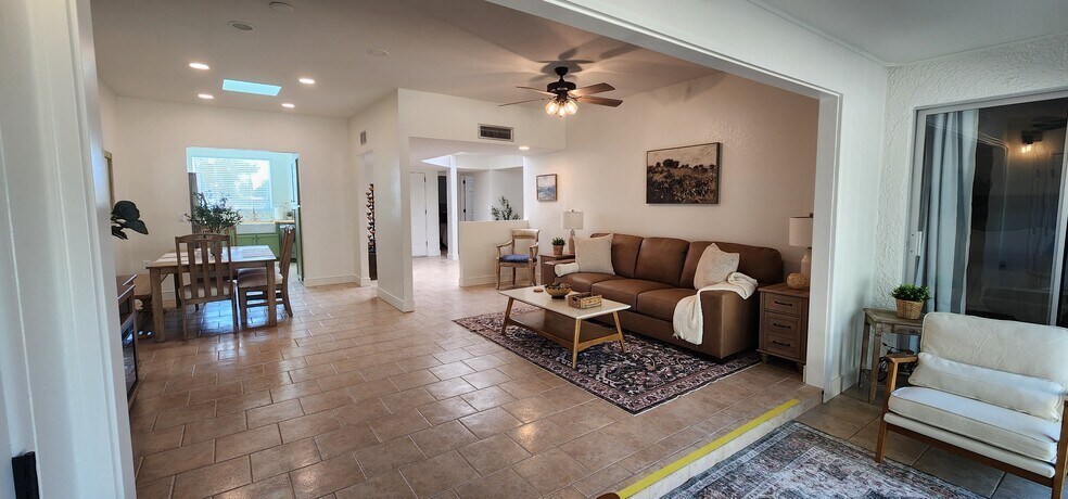 Building Photo - 432 W San Ignacio