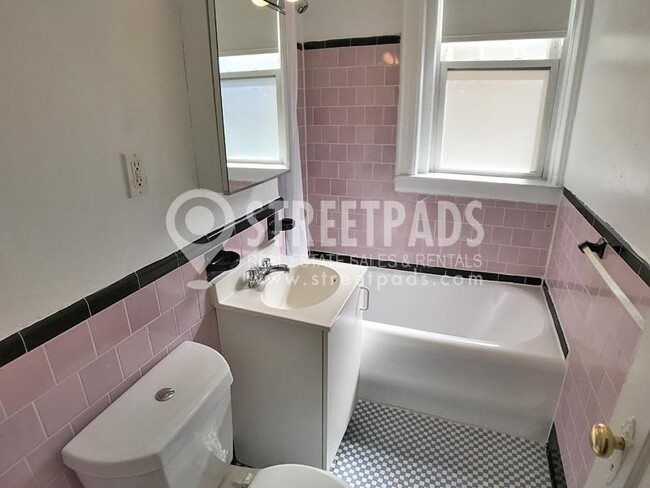 Building Photo - 1 bedroom in Boston MA 02135