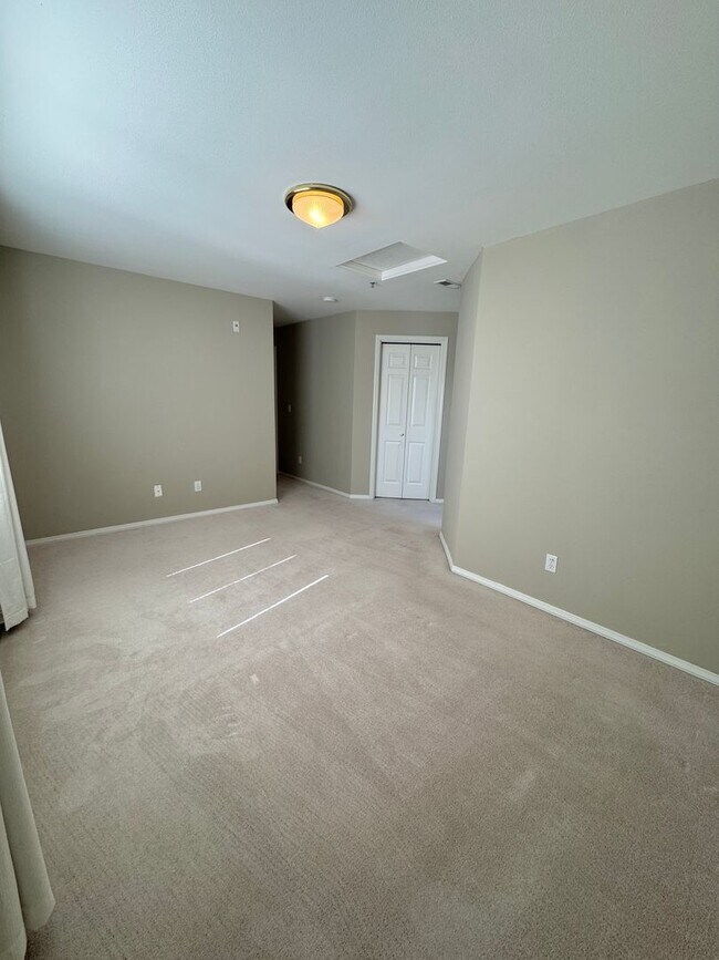 Building Photo - 2bd/2ba Edmonds Condo