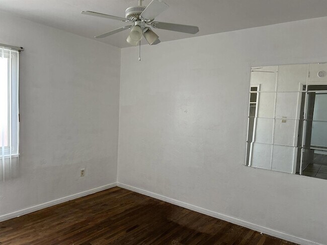 Building Photo - 1815 Brookline St