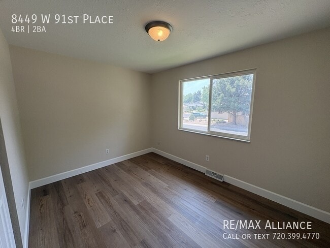 Building Photo - 8449 W 91st Pl