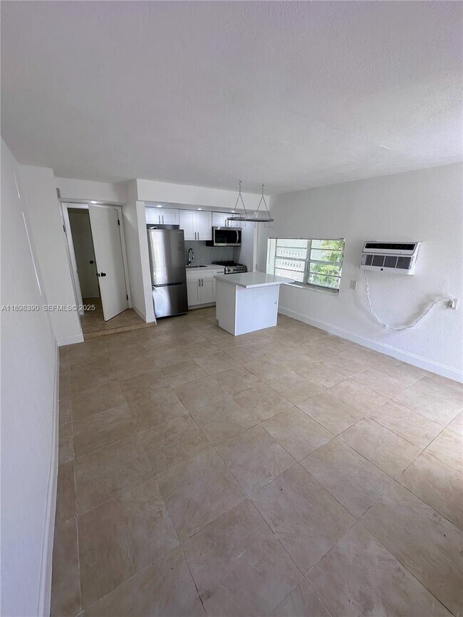 Building Photo - 9064 Collins Ave