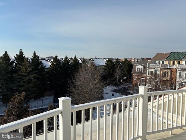 Building Photo - 720 Carpenter Rd