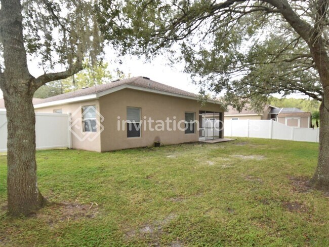 Building Photo - 5511 Lake Leta Blvd