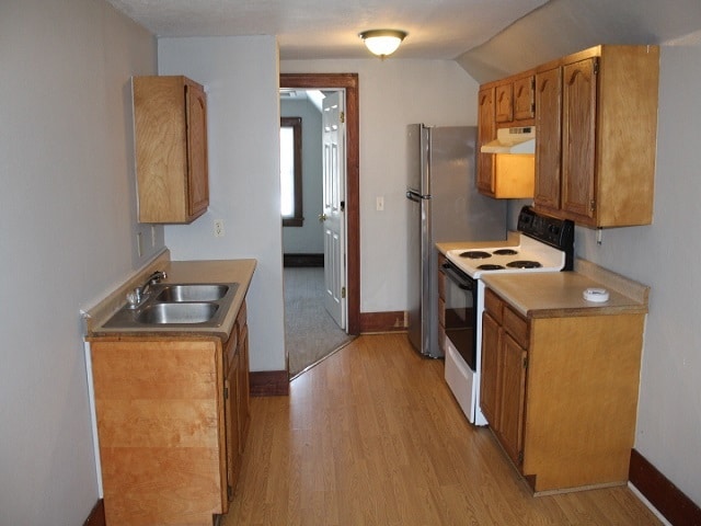 Building Photo - 5561 Paw Paw Lake Rd