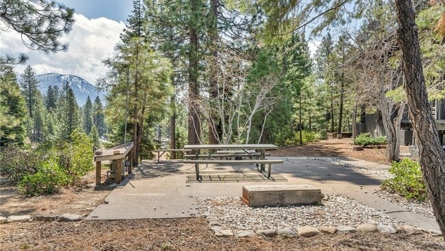 Building Photo - 751 Tahoe Blvd
