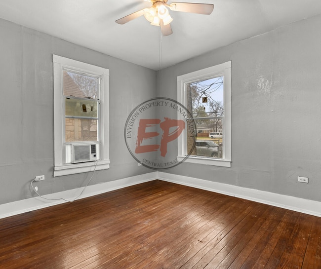 Building Photo - 423 Sherman St