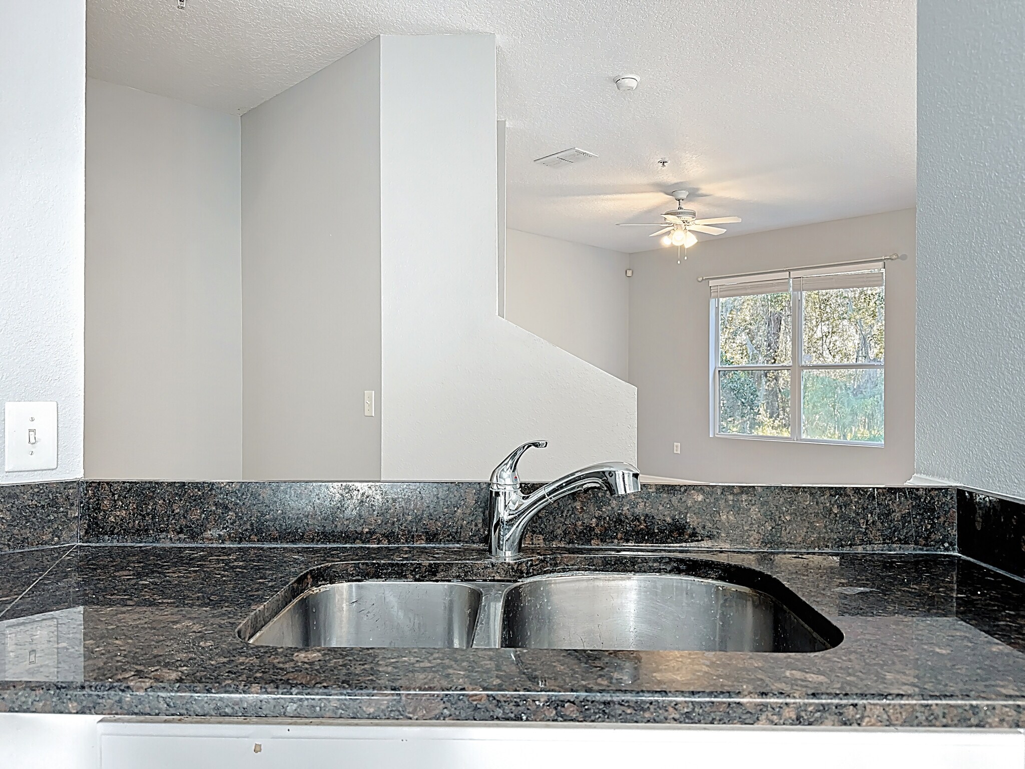 Building Photo - 1500 Broken Oaks Drive