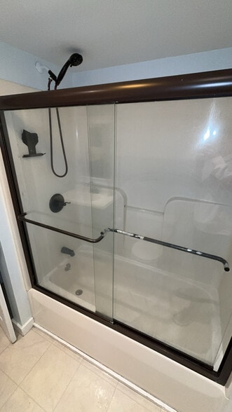 Building Photo - 3 Autumn St