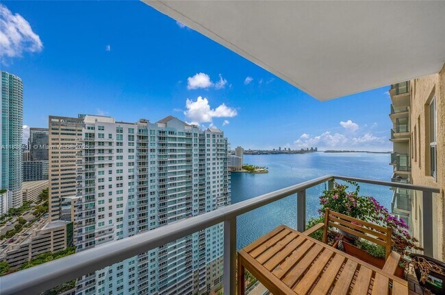 Building Photo - 1155 Brickell Bay Dr