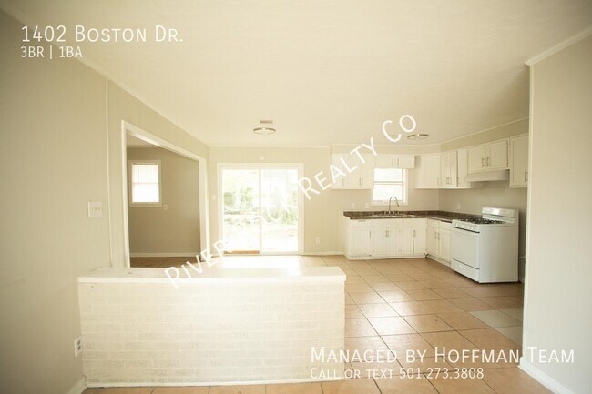 Building Photo - 1402 Boston Dr