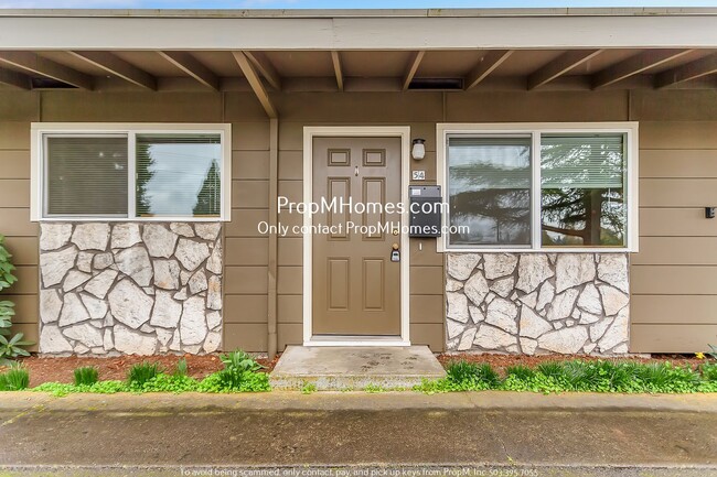 Primary Photo - Charming Two Bedroom Unit in Mt Tabor!