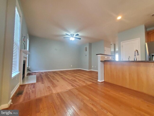 Building Photo - 5610 Wheelwright Way