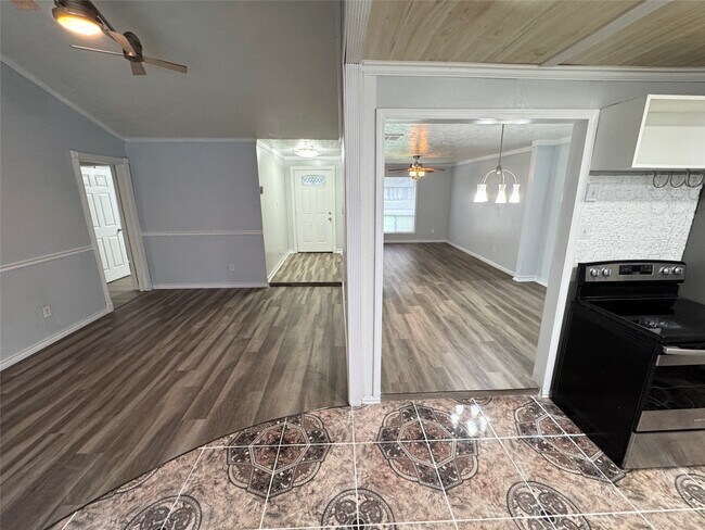 Building Photo - 23115 Ludgate Dr