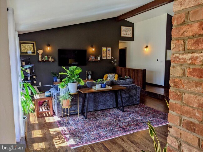 Building Photo - 10264 Greystone Rd