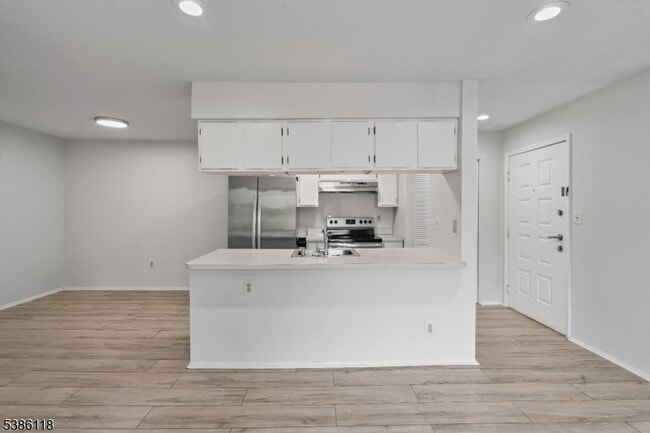 Building Photo - 37 Eton Way