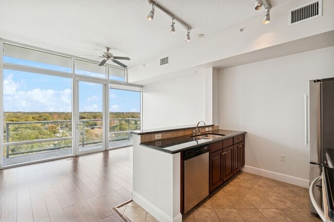 Building Photo - 101 S Eola Dr