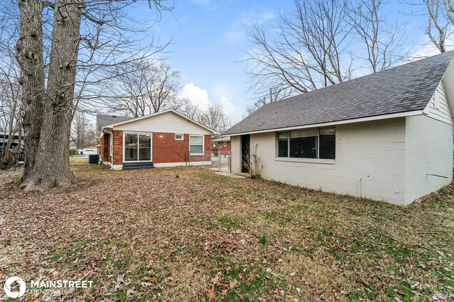 Building Photo - 4425 Lynnview Dr