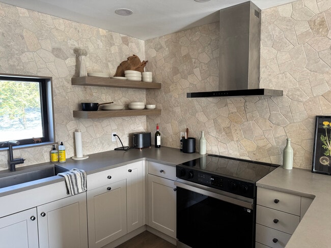 Building Photo - 1393 NY-296