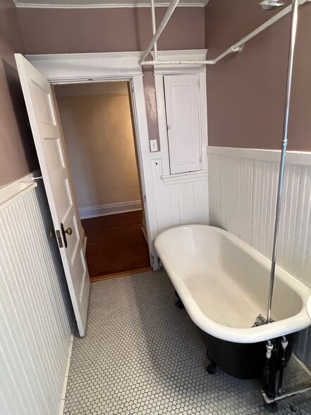 Bathroom - 1613 Buena Vista St