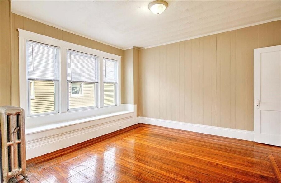 Building Photo - 80 Ontario St