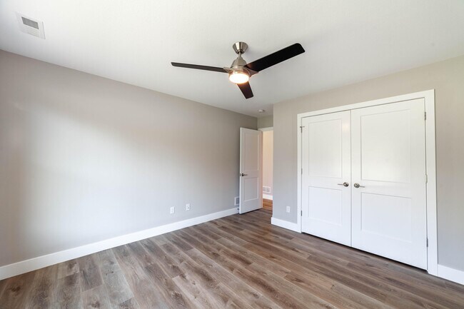 Building Photo - 1211 Shallow Ridge Cir