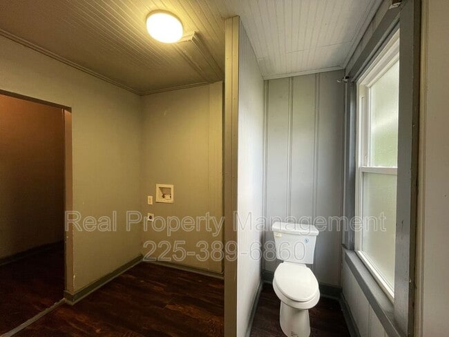 Building Photo - 1133 Maximillian St
