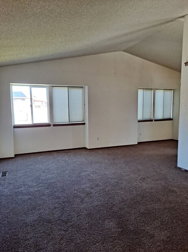 Building Photo - 2 Carefree Ln