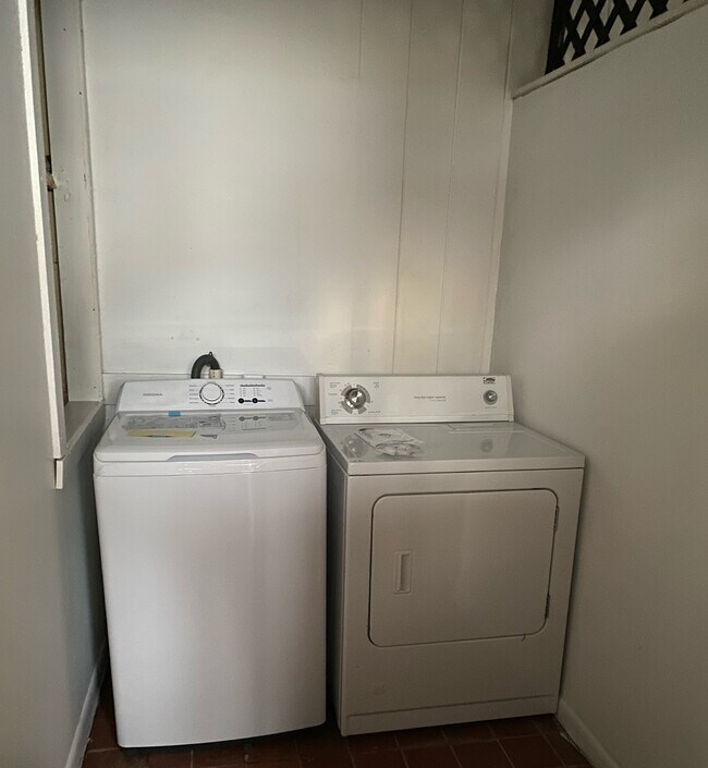 Laundry Room - 1105 Sundown St