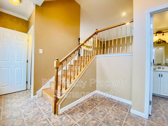 Building Photo - 475 Stoneglen St