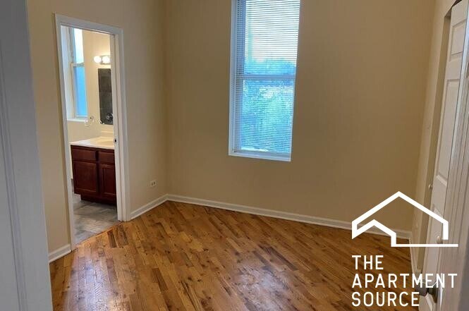 Building Photo - 2300 S Ridgeway Ave