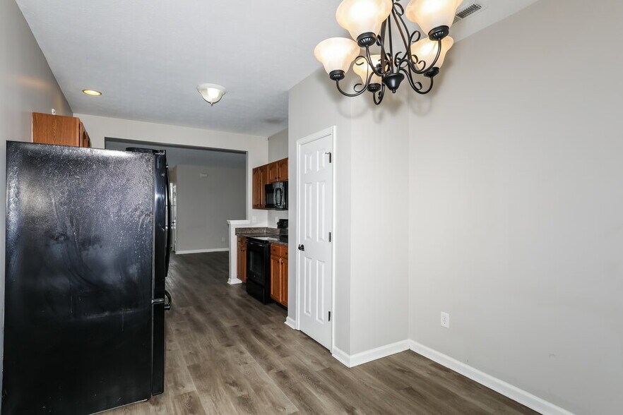 Building Photo - 4049 Mossy Bank Rd