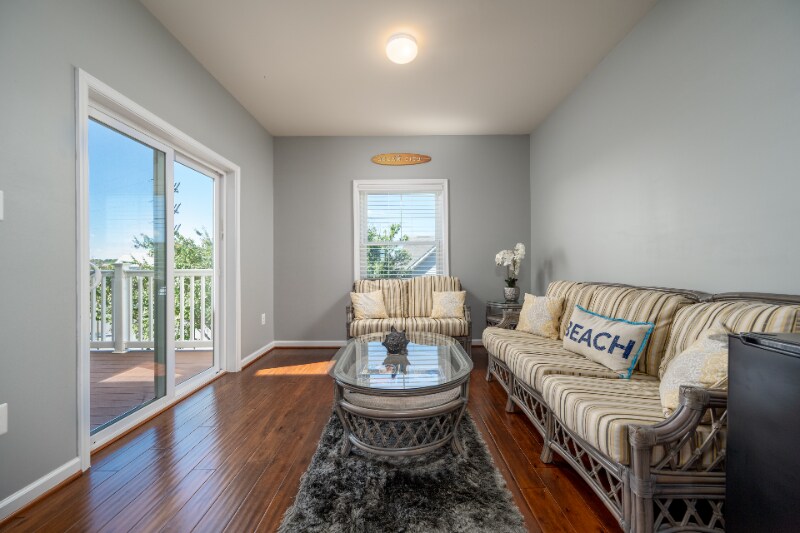 Building Photo - 9905 Seaside Ln