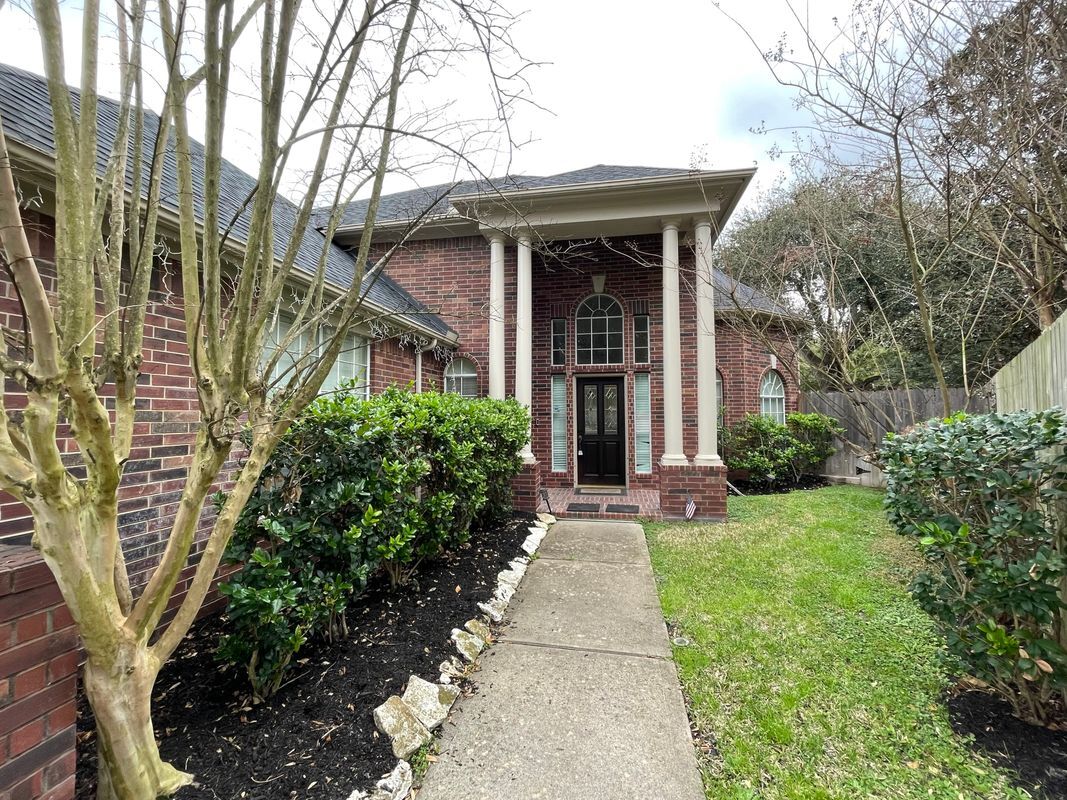 Building Photo - 1759 Lakeside Enclave Dr