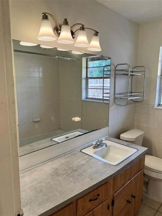 Building Photo - 8311 Hathaway Dr