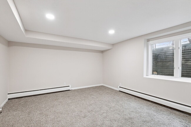 Building Photo - 1033 Bluff Ave E