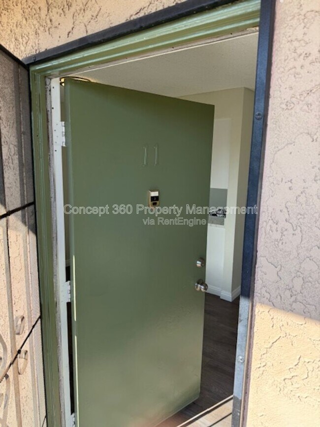 Building Photo - 9421 Cedar St