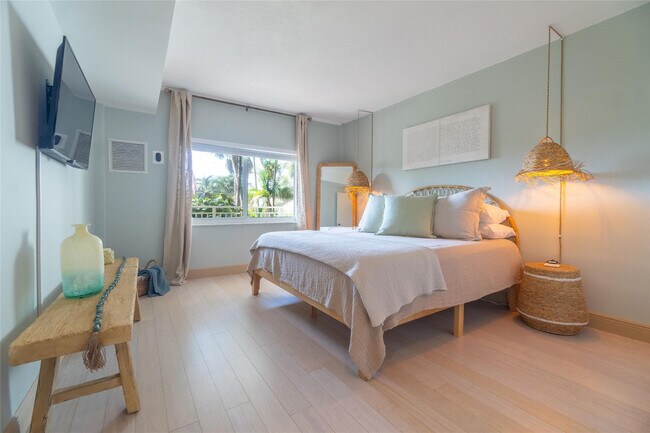 Building Photo - 6520 N Ocean Blvd