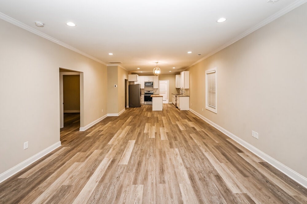 Building Photo - 2118 Ravendale St