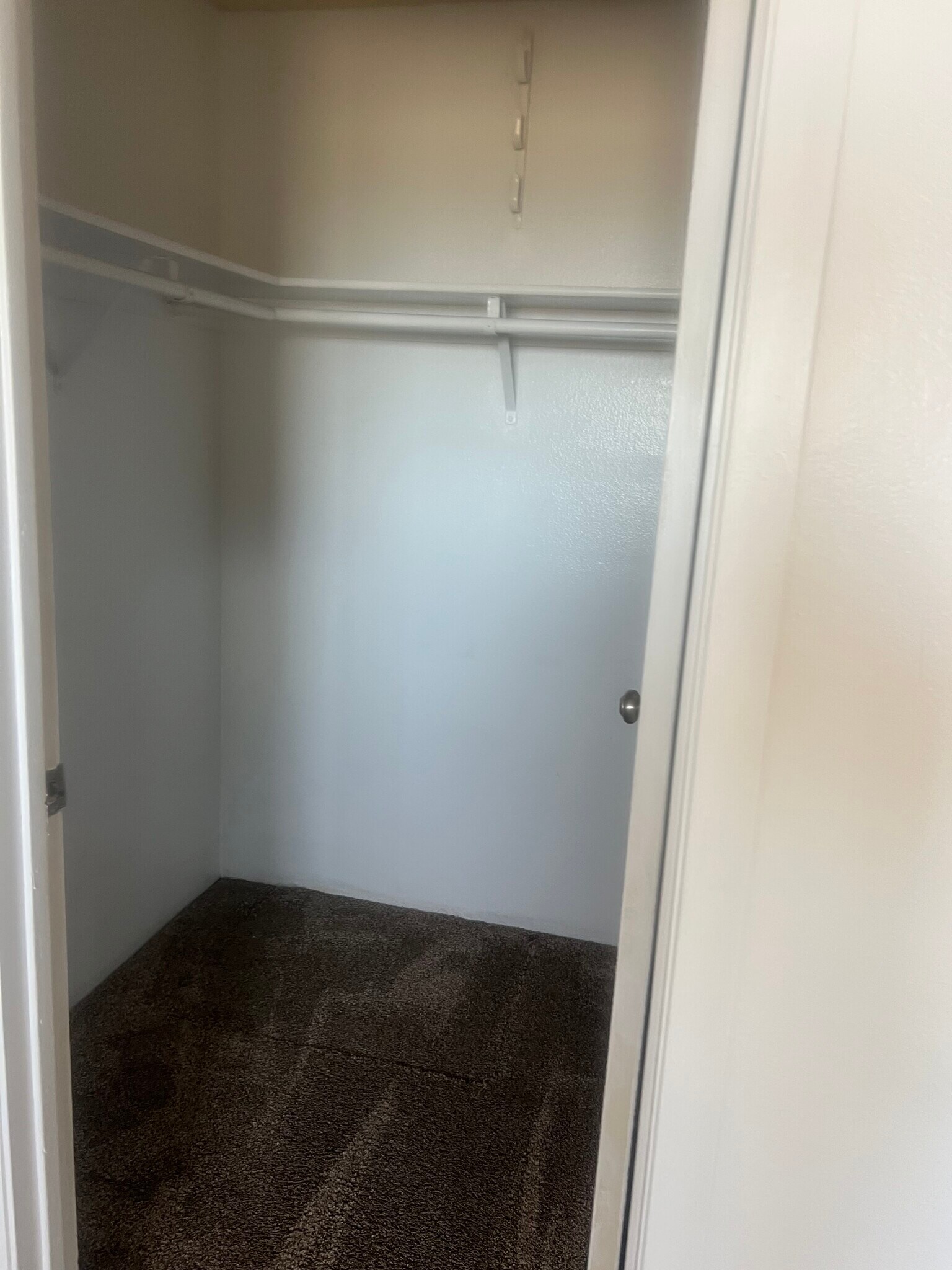 Building Photo - 697 Diamondback Dr
