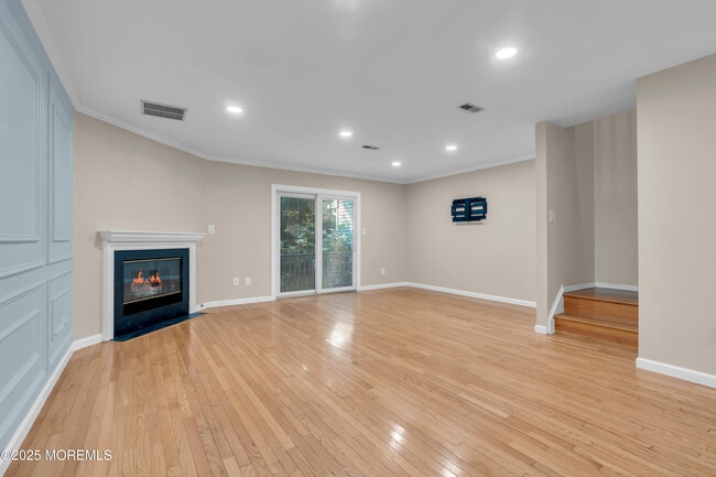 Building Photo - 31 Lexington Ct