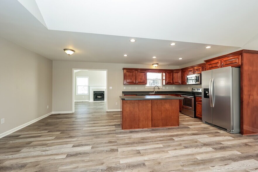 Building Photo - 2920 Bragg Ct