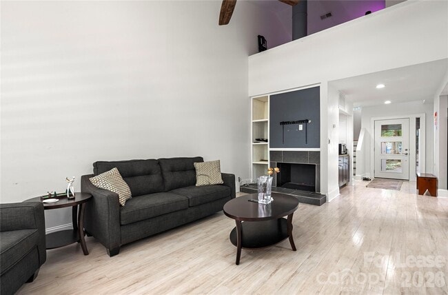 Building Photo - 222 Riverview Terrace