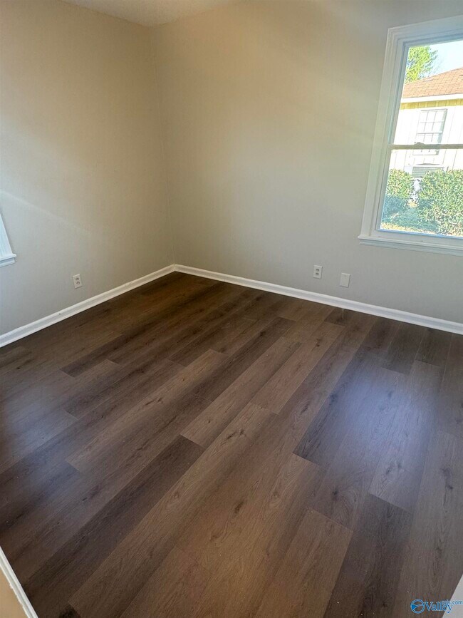 Building Photo - 1601 Armstrong St NW