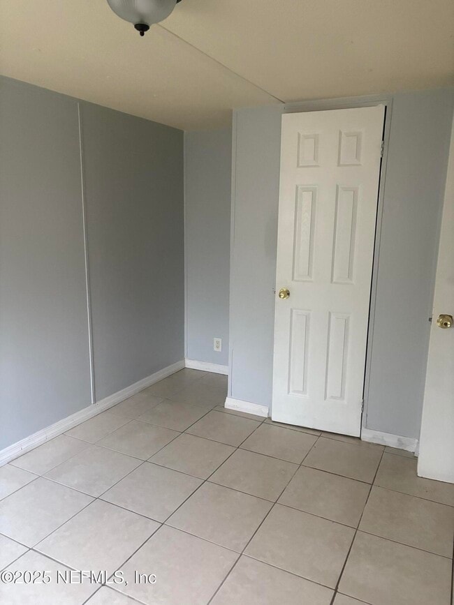 Building Photo - 105 Rhine St