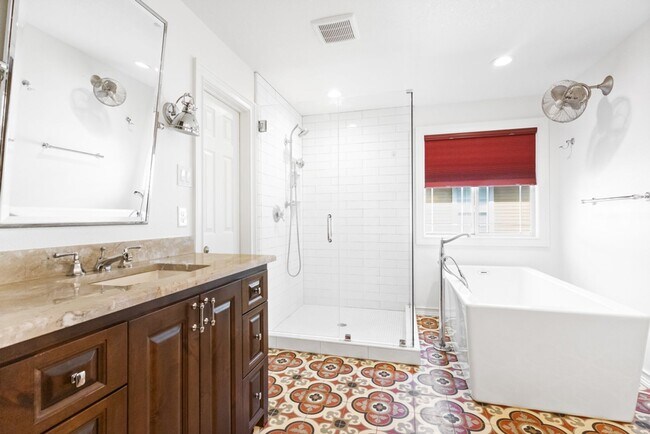 Building Photo - 2538 Somerall