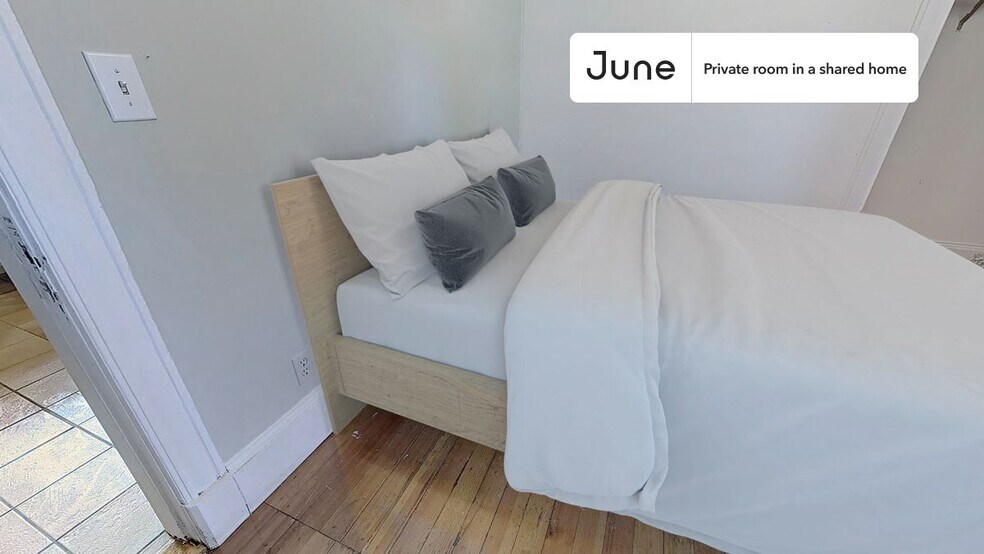 Primary Photo - Room in Shared 6 bed/2 bath home