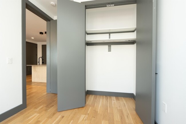 Building Photo - 424 Arlington Ave