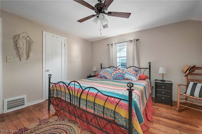 Building Photo - 1501 E 248th St