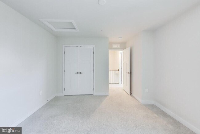 Building Photo - 11330 Meridian Hill Way